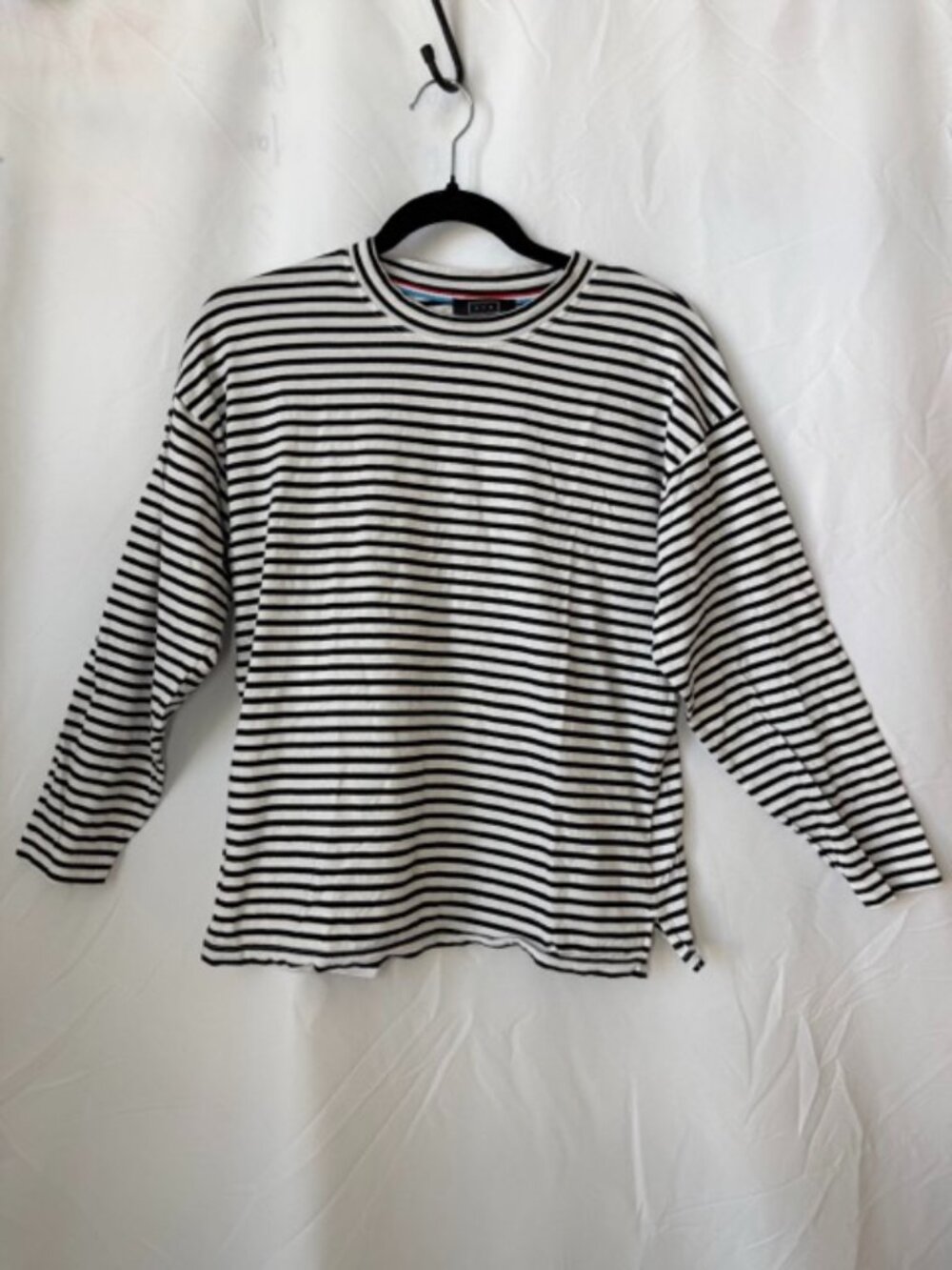 AYR Striped Long Sleeve Crewneck Tee Top with Side Slits Black & White – Size M